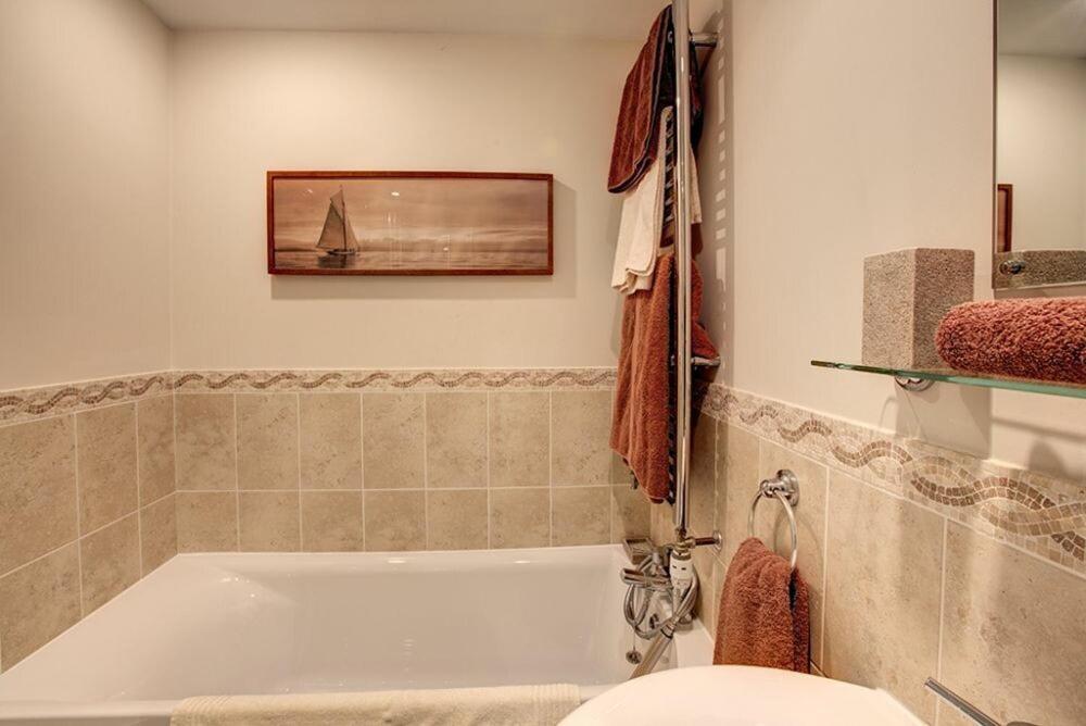 אלנמות' Plumtree Cottage מראה חיצוני תמונה